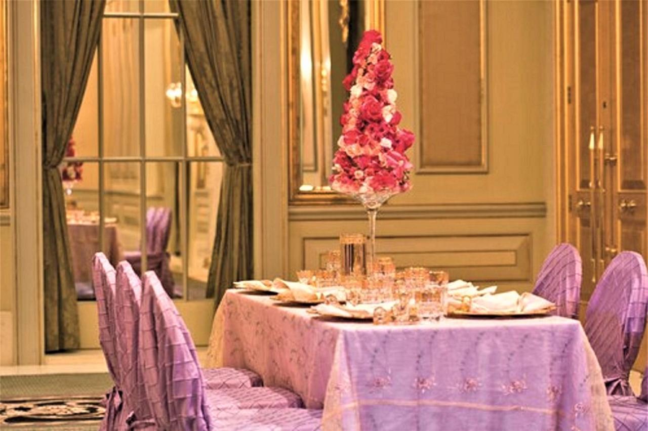โรงแรมโมเวนพิค อัล โคบาร์ อัลโคห์บาร์ ภายนอก รูปภาพ The interior of the restaurant