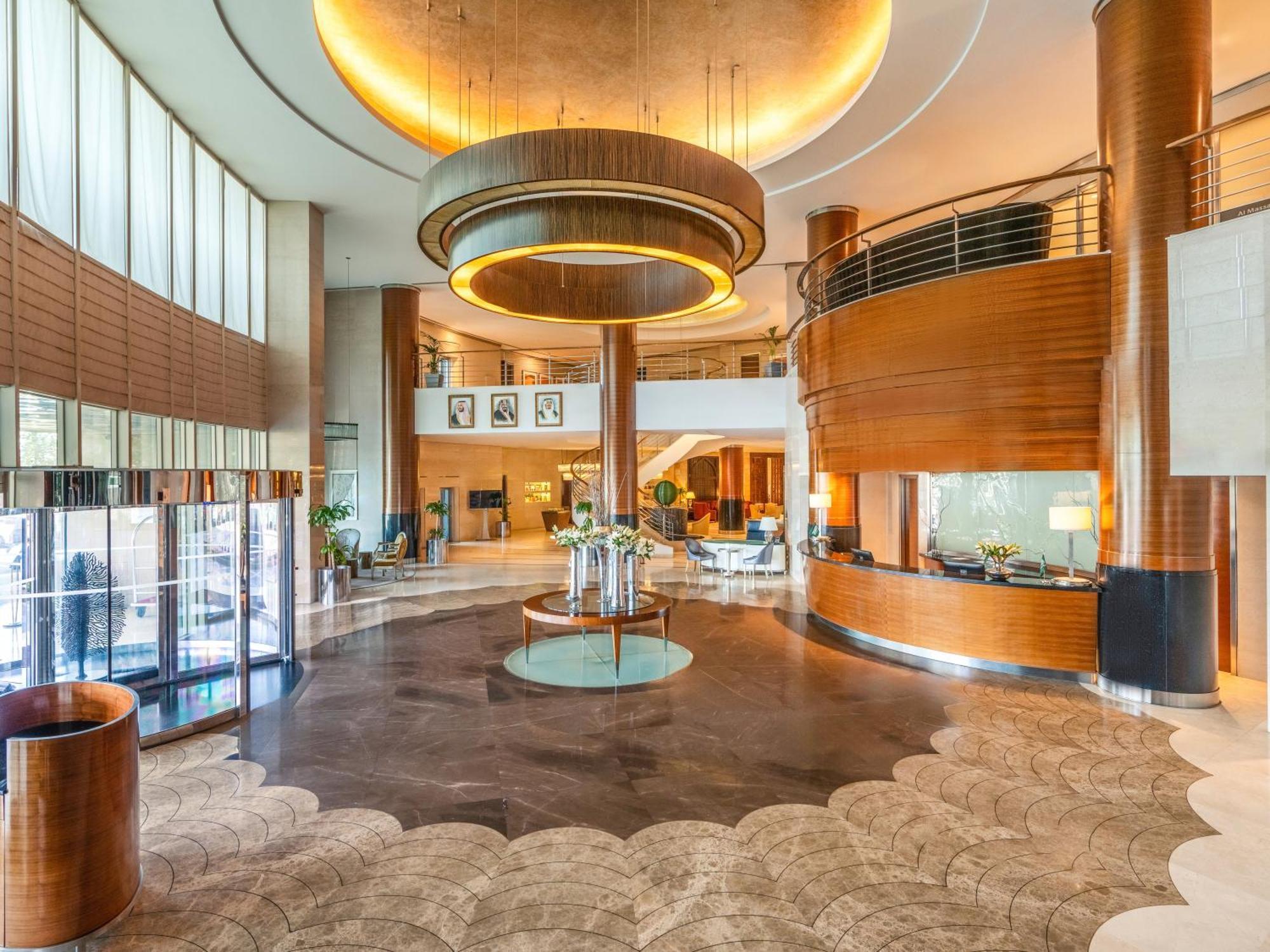 โรงแรมโมเวนพิค อัล โคบาร์ อัลโคห์บาร์ ภายนอก รูปภาพ Lobby
