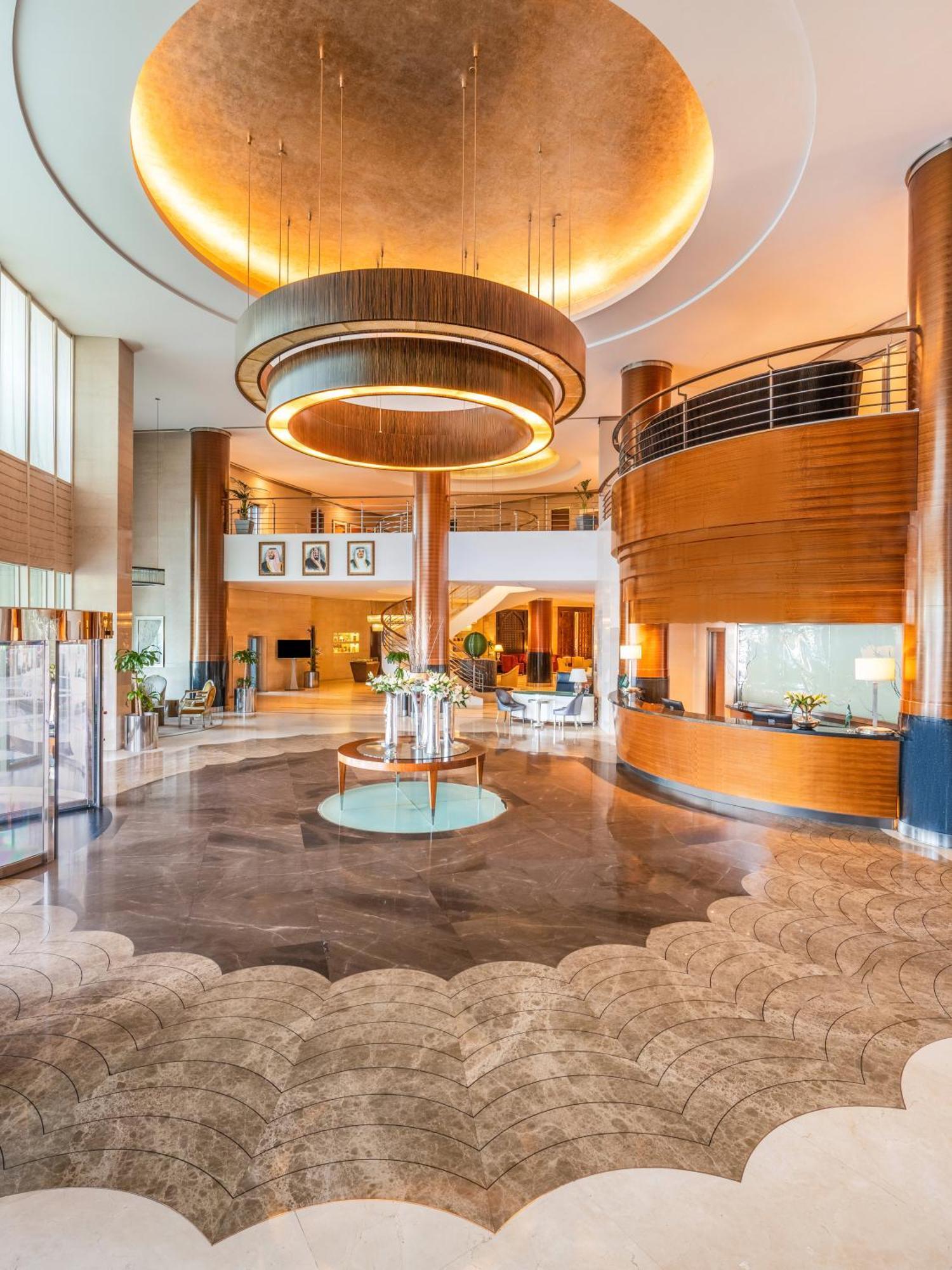 โรงแรมโมเวนพิค อัล โคบาร์ อัลโคห์บาร์ ภายนอก รูปภาพ Lobby