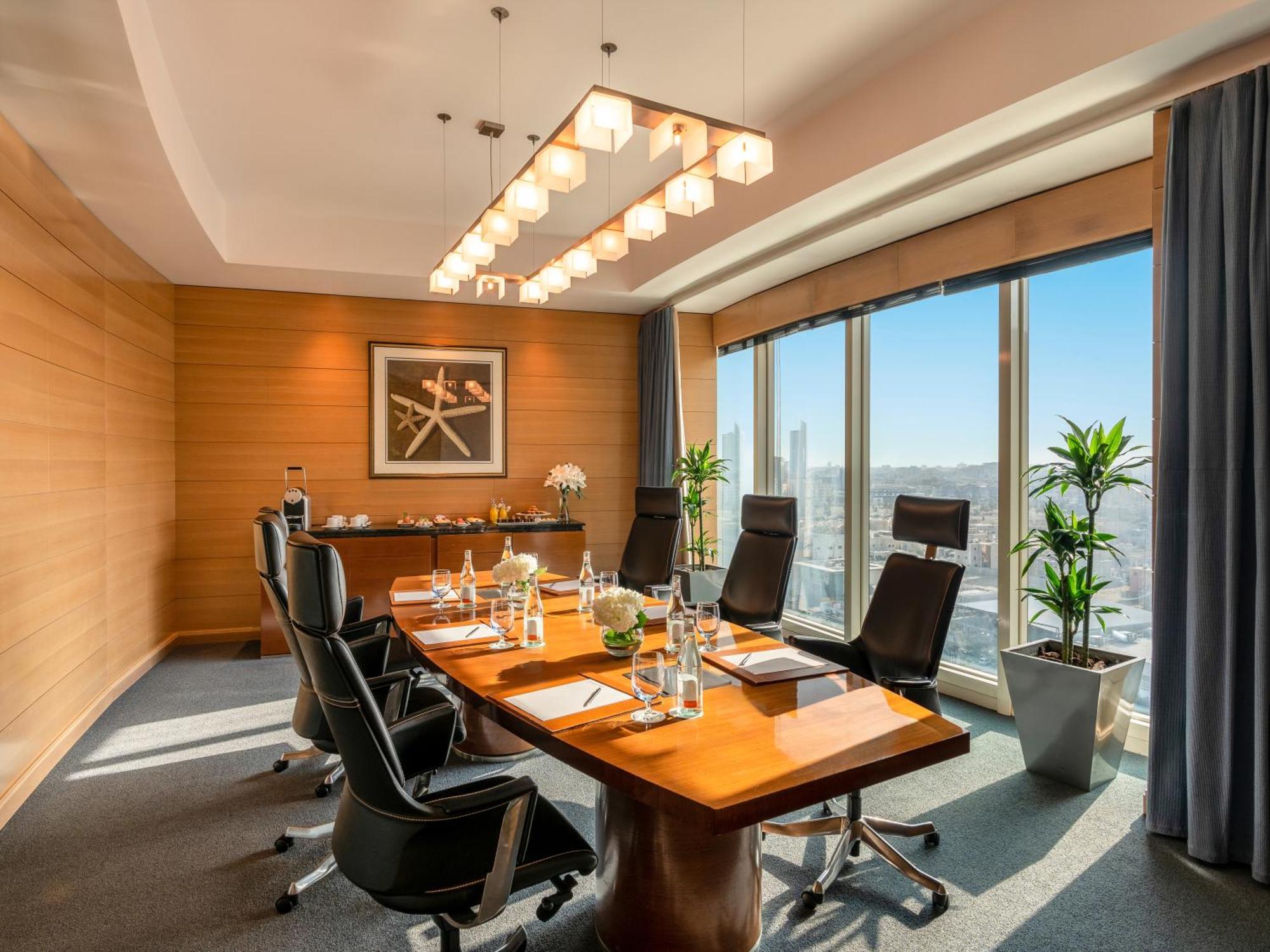 โรงแรมโมเวนพิค อัล โคบาร์ อัลโคห์บาร์ ภายนอก รูปภาพ Meeting room