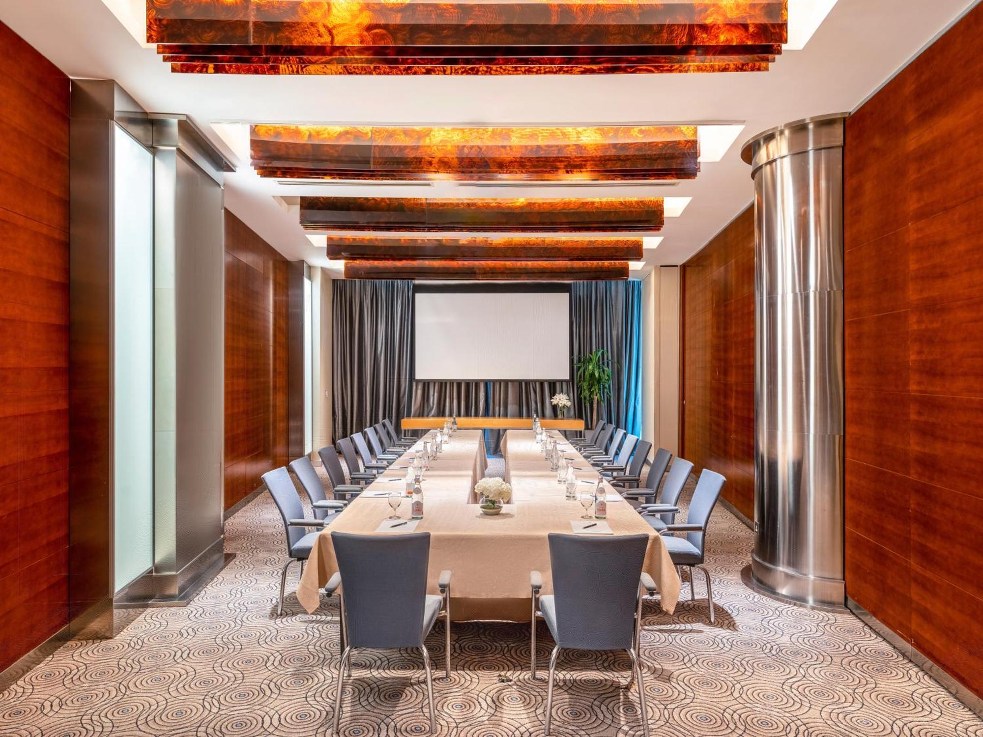 โรงแรมโมเวนพิค อัล โคบาร์ อัลโคห์บาร์ ภายนอก รูปภาพ Meeting room