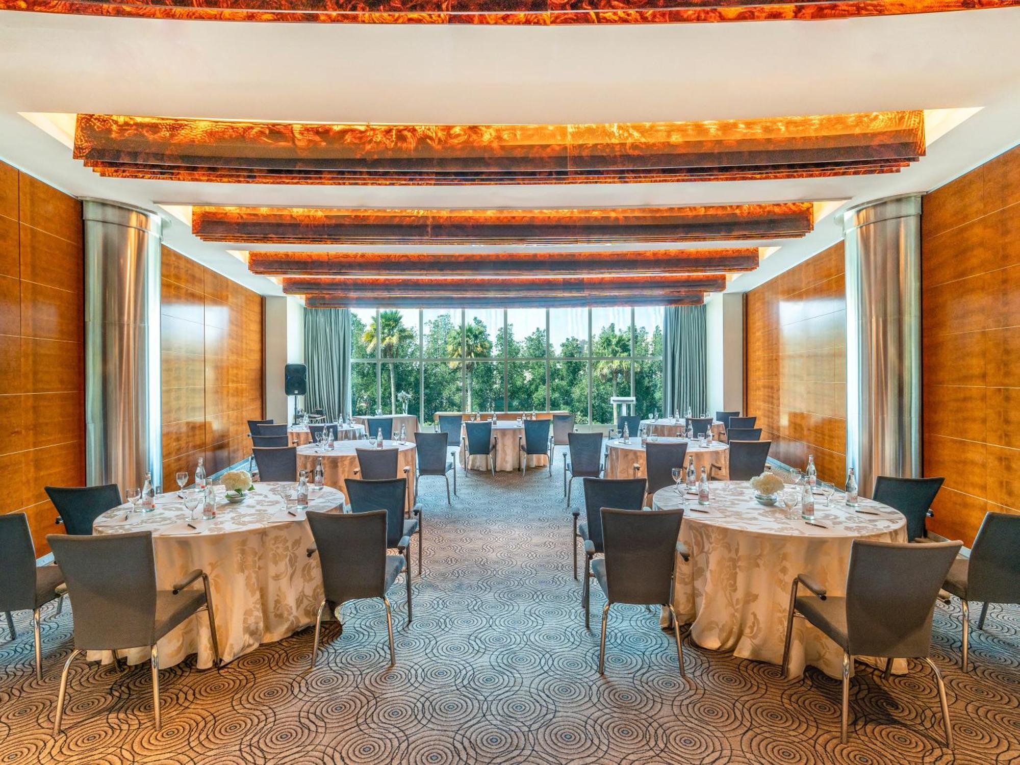 โรงแรมโมเวนพิค อัล โคบาร์ อัลโคห์บาร์ ภายนอก รูปภาพ The Westin Hyderabad Hiranandani